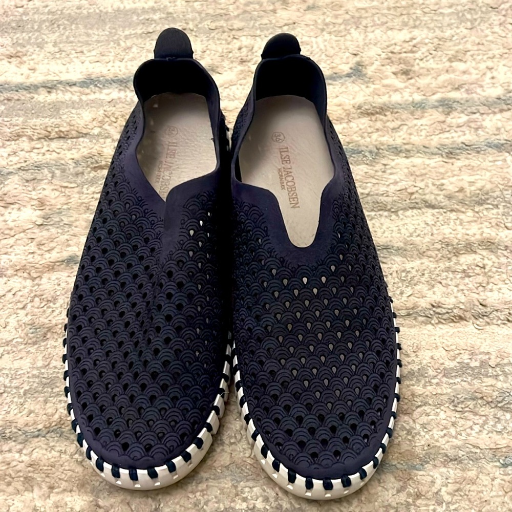 Ilse Jacobsen tulip Navy Suede Perforated Slip On Flat Platform Shoe Women Sz 36